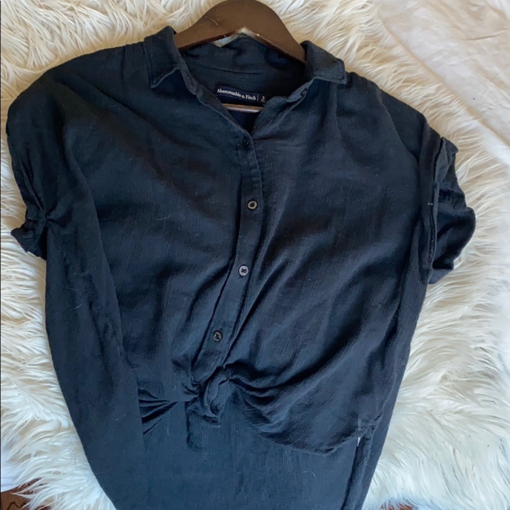 Knotted drapey short sleeve shirt button up
